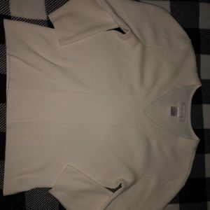 V-Neck Mid-Sleeves shirt